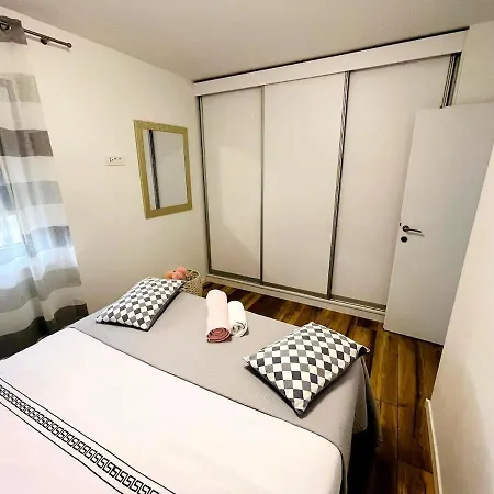 Apartment Modern Near Center, Free Parking Trogir