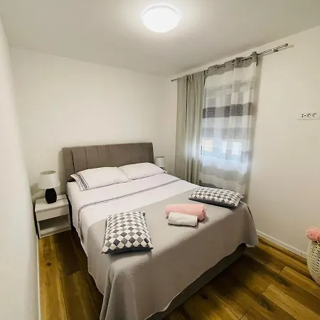 Apartment Modern Near Center, Free Parking Trogir