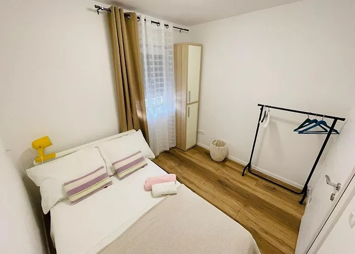 Modern Near Center, Free Parking Apartamento