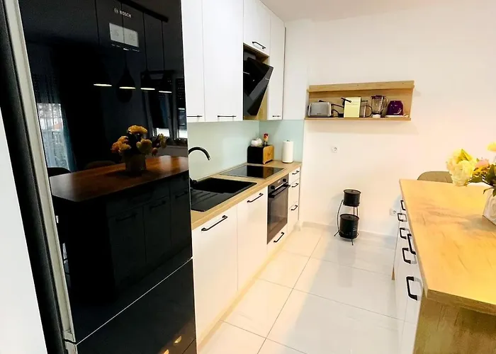 Modern Near Center, Free Parking Trogir